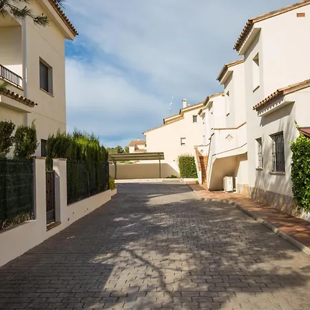 Llevant 3 Apartment *