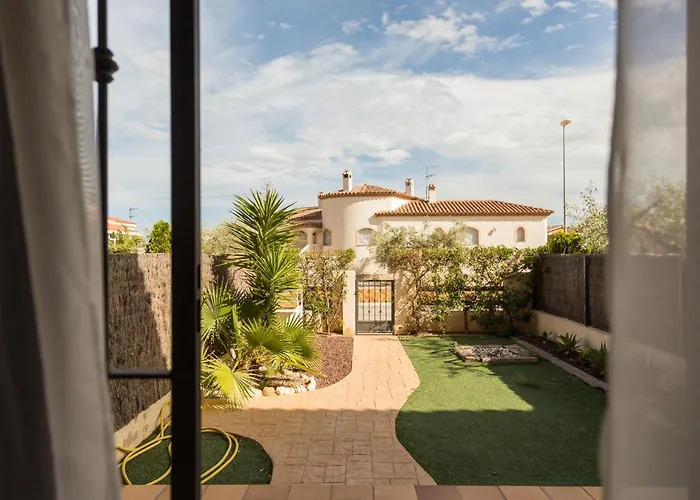 Llevant 3 Apartment *